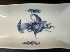 Gorgeous ROYAL COPENHAGEN Blue Flowers Braided Large Sandwich Tray, 14 1/2 in