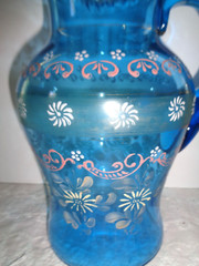 ART GLASS PITCHER & TUMBLERS VINTAGE LEMONADE SET-HANDPAINTED-RUFFLED RIM-TEAL