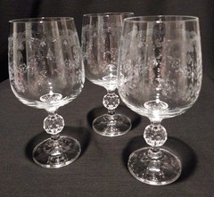 Bohemian etched crystal wine glasses vintage – set of 3