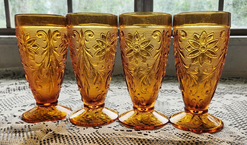 Tiara Amber Glass Daisy Pattern Iced Tea Pedastal Glasses Set of 4