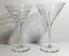 Cheers by Mikasa – A Pair Multi-Motif Crystal Martini etched Glasses