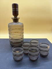 Beautiful 9” Mid Century Modern Glass Gold Striped Pattern W/Five Glasses!