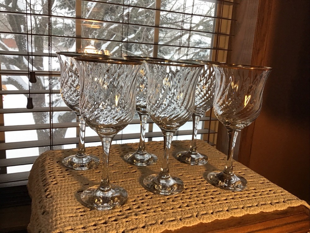 6 Royale Swirl Hand Decorated 24 KT Gold Trim 10 Oz Water Wine Beverage Glasses