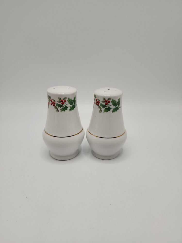 Gibson «Christmas Charm» 3 7/8 Inch Salt & Pepper Set