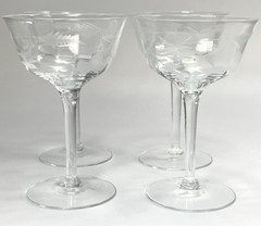 Pretty Crystal Etched Optical Wine Glasses 5 3/4″ with a 6oz Capacity
