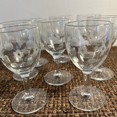 8 VTG Petite Wine Glasses, Etched Criss Cross and Dot Pattern 1930″s era