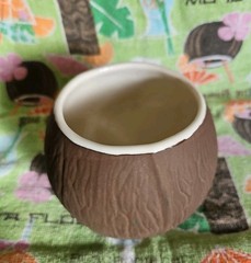 Trader Vic’s Coconut 🥥 2 Glass Set!! Coconut Cups Tropical Hawaiian~ FUN!