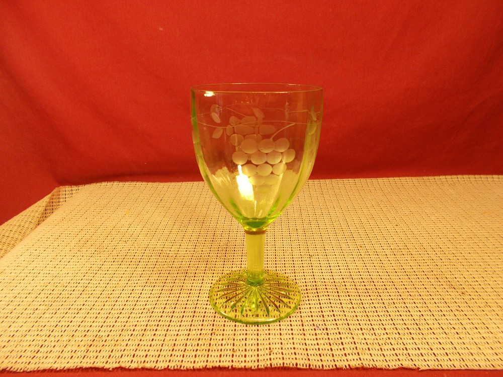 Standard Glass Company Grape Green Pattern Water Goblet 5 3/4″