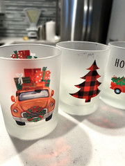 Culver Christmas Glasses Set 5 Vintage Frosted Elfs Reindeer Tree Must SEE