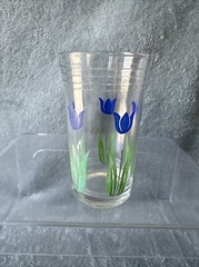 Swanky Swigs Vintage 1950’s Juice Glasses, Tulip Flower Design Red Blue Set of 3