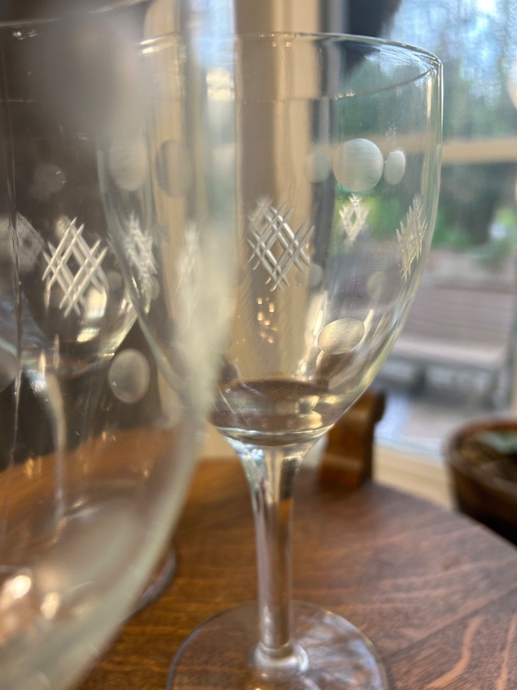 Vintage Etched Wine Glasses 4 With Crisscross and Dot Pattern Art Nouveau Style
