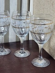Circleware Crystal Duchess Wine Goblet White Flowers Gold Bands 7 1/4″ Set Of 4