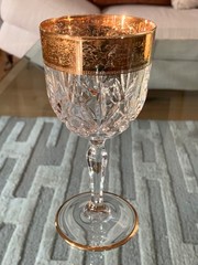 Stunning Set of 6 Vintage Crystal Wine Glasses 7″ Tall Gold Trim