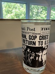 Vintage 70s Cincinnati Post Newspaper Headlines 8- Libby Glass 5″ MCM Caddy