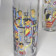 3 Fishs Eddy Patrick Hruby 2011 Highball Circus Acrobat Juggler Mime Glass HTF