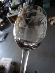 Toscany Clear Crystal Blown 7 3/4″ Wine Stem TOY8 Gray Cut Flower Leaves VGUC
