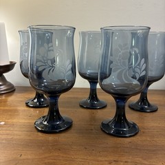 Vintage Pfaltzgraff Dusty Blue Etched Wine Glass Folk Art Bird Pattern Set Of 5
