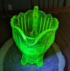URANIUM MOSSER ART GLASS CAMBRIDGE OHIO VASELINE DAHLIA PATTERN – 8″ PITCHER
