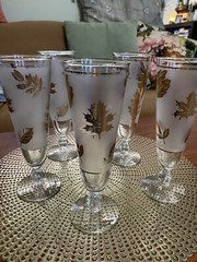 Libbey Gold Leaves Frosted Footed Glass Pilseners Set Of 5 MCM Vintage 8.5″