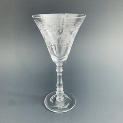 Reizart Flora #854 Stem Dragon Cut 6 1/2” Tall Wine Glass