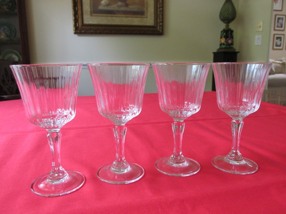 (4) Cristal D’Arques France MERIDIEN Vertical Ribbed Crystal Wine Glasses 5 1/4″