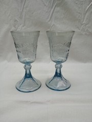 2 Vintage Tiara Chantilly Blue Lord’s Last Supper & Cross Wine Goblet 7″