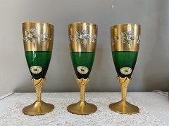 Murano 24K Gold Emerald Champagne Fluted Stem Glass Hand Blown And Painted