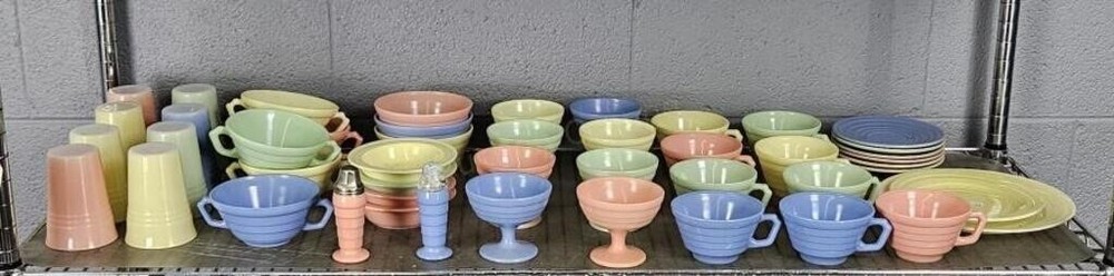 Moderntone Platonite, Hazel Atlas 1940’s, 47 piece collection individual pieces
