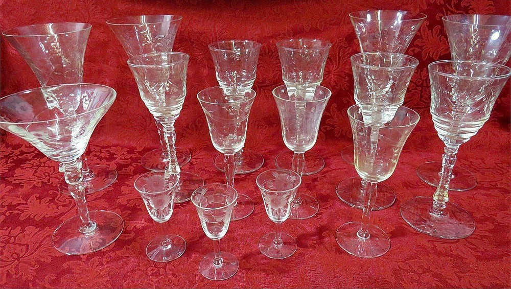 16PC VINTAGE ETCHED FLORAL CRYSTAL STEMWARE CHAMPAGNE/MARTINI/WINE GLASSES LOT
