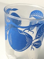 Vintage Swanky Swig Juice Glass Blue Apple Peach White Leaves Tumbler MCM Set 2