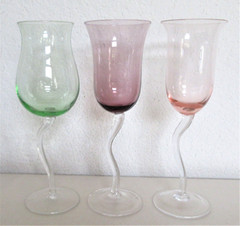 Studio Art Wine Glass w/Curved Stems Set of 3