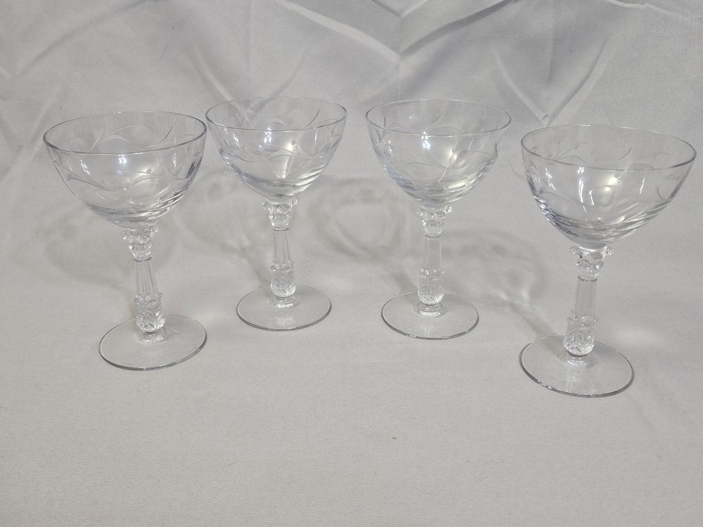 Vintage Unmarked Etched Floral Champagne Glasses Set Of 4 Clear Column Stem