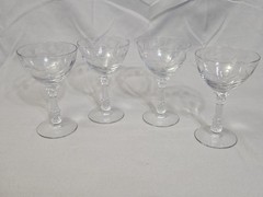 Vintage Unmarked Etched Floral Champagne Glasses Set Of 4 Clear Column Stem