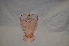 Jeannette Floral Poinsettia Depression Glass Pink pitcher. 8″ tall. 32 oz.