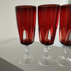 Cristal d’Arques Durand Ruby Red Gothic Arch Champagne Flutes Vintage Set of 4