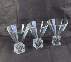 Vintage DiSaronno Melting Ice Cube Base Martini/Cocktail Glasses Set of 3