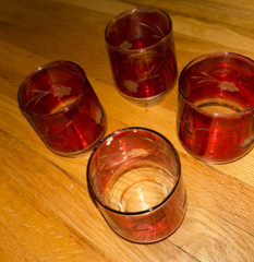 SET 4 STEMLESS WINE GLASSES RUBY RED CRANBERRY ACID ETCHED WHITE CUTOUT FLORAL