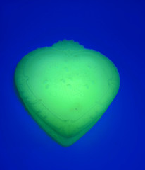 Fenton Uranium Glass Custard Heart Shaped Trinket Box GLOWS Pale Yellow Berries