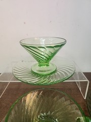 SPIRAL ANCHOR HOCKING GREEN DEPRESSION GLASS EIGHT PIECE SET