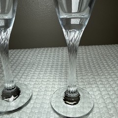 Set of 2 European Champagne Flutes Twisted Stem Clear Glass Modern Elegant 8”