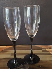 Set of 2 Black Stemmed Swirl Champagne Flutes Wine Glasses Optic