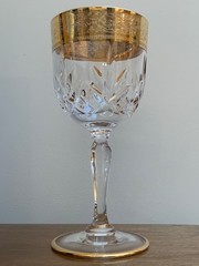 Stunning Set of 6 Vintage Crystal Wine Glasses 7″ Tall Gold Trim