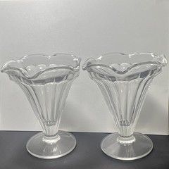 Set of 5 Clear Glass Pedestal Dessert Cups, Scalloped Rim Sundae Dishes