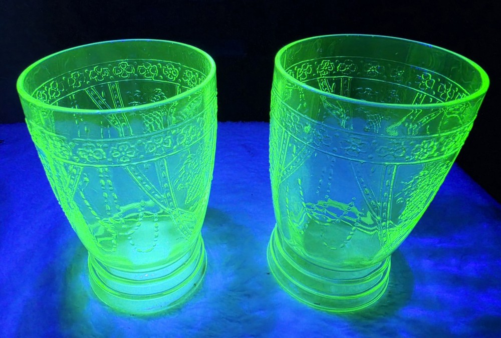 Set Of 2 Uranium Georgian (Lovebird Pattern) Depression Glass Tumblers