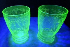 Set Of 2 Uranium Georgian (Lovebird Pattern) Depression Glass Tumblers
