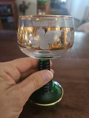 Vintage Set of 2 Wine Glasses Glass Green Beehive Stems Gold Leaves Grapes