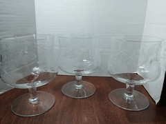Crystal Footed Etched Glass Set of 3 With 3 Leaves