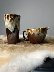 VINTAGE CANONSBURG BROWN DRIP IRONSTONE POTTERY 5.5″ TUMBLER and creamer 3.5”