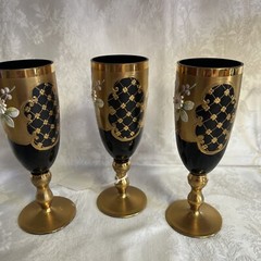 VINTAGE BOHEMIAN 3 CHAMPAGNE ART GLASSES BLACK AND GOLD WITH FLOWERS DECOR