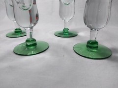 Set of 4 Vintage Hand Blown Cordial Cocktail Glasses Clear To Green 2 Oz